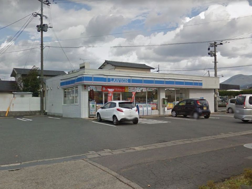 近くのローソン 大村植松三丁目店まで742m（徒歩10分）