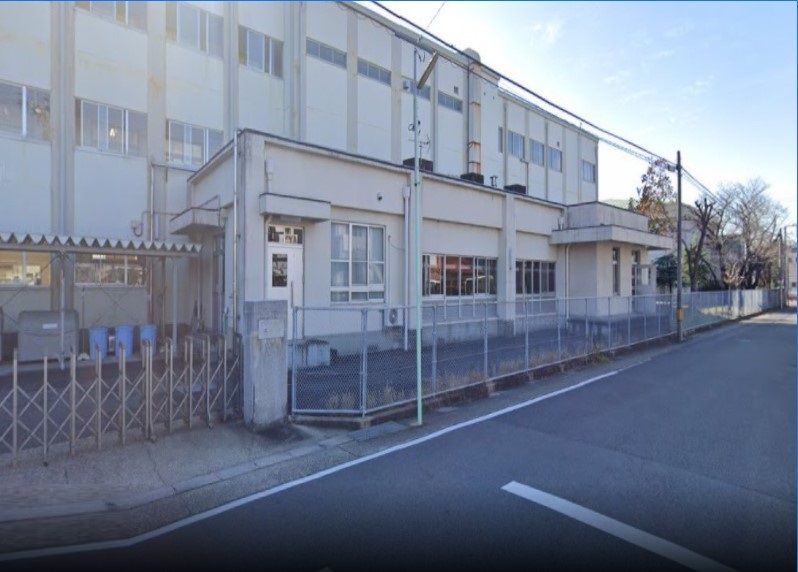 近くの名古屋市立小幡小学校まで450m（徒歩6分）