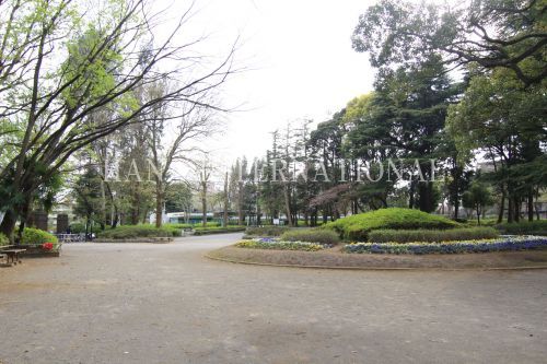 近くの公園まで1,086m（徒歩14分）