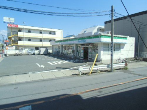 近くのファミリーマート 南行徳三丁目店まで624m（徒歩8分）
