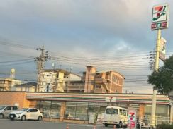 近くのセブンイレブン 松山湯渡町店まで1,844m（徒歩24分）