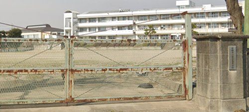 近くの前橋市立富士見中学校まで1,598m（徒歩20分）