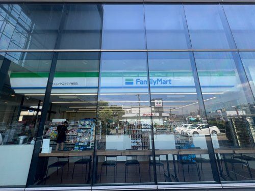 近くのファミリーマート フェニックスプラザ摩耶店まで394m(徒歩5分)