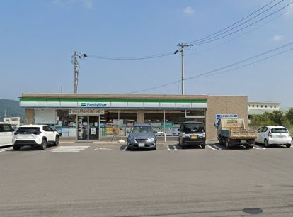 近くのファミリーマート 高松仏生山南店まで818m(徒歩11分)