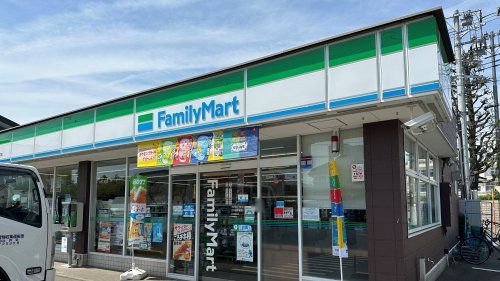 近くのファミリーマート 立川四中前店まで825m（徒歩11分）