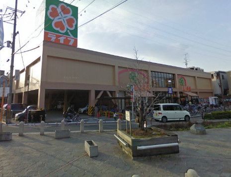 近くのライフ守口寺方店まで380m（徒歩5分）