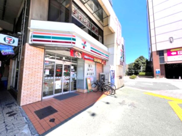 近くのセブンイレブン JR徳島駅前店まで837m(徒歩11分)