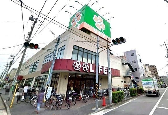 近くのライフまで66m（徒歩1分）