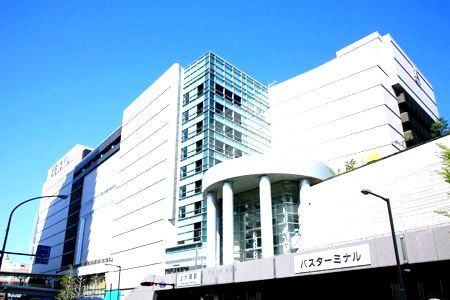 近くの京急百貨店　上大岡店まで1,505m（徒歩19分）