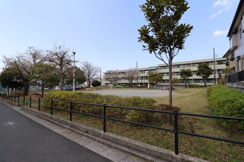 近くの千葉寺ひよどり公園まで127m（徒歩2分）