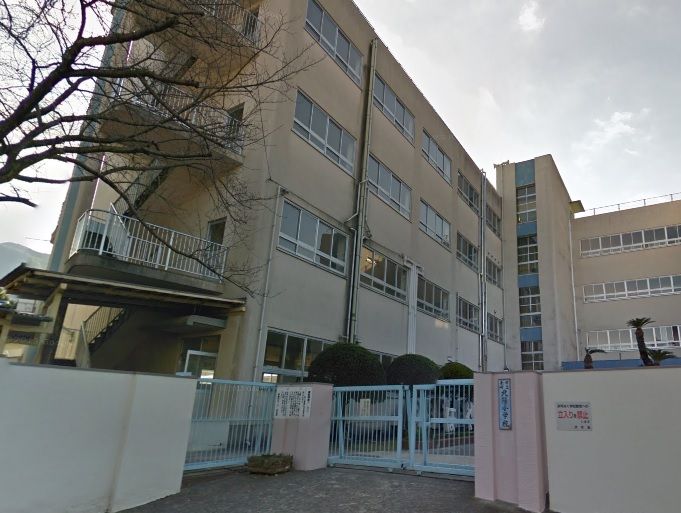 近くの長崎市立北陽小学校まで551m(徒歩7分)