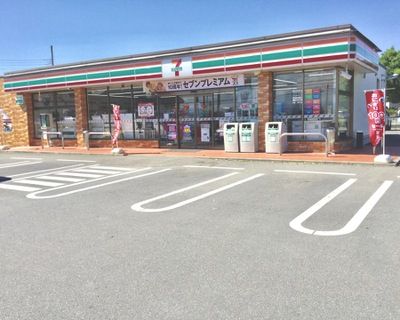 近くのセブンイレブン 伊勢崎馬見塚店まで949m（徒歩12分）