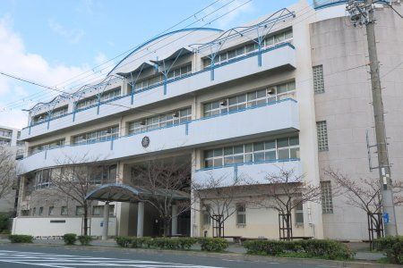 近くの神戸市立魚崎中学校まで1,062m(徒歩14分)