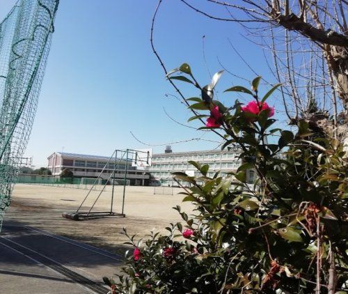 近くの名古屋市立森孝中学校まで1,225m（徒歩16分）