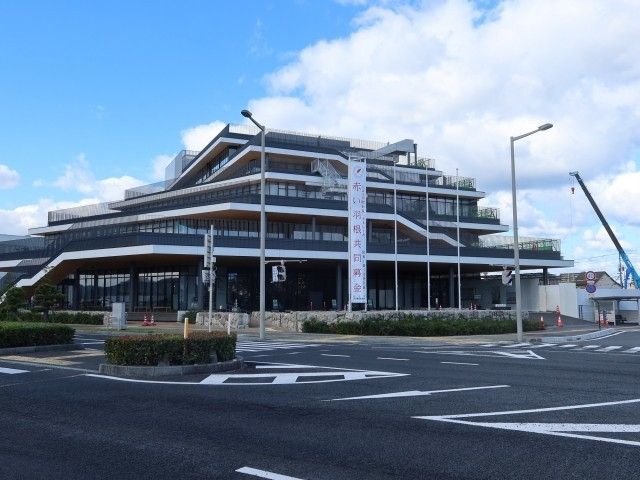 近くの松江市役所まで709m（徒歩9分）