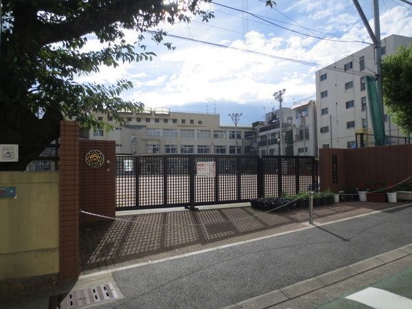 近くの神戸市立宮本小学校まで287m(徒歩4分)