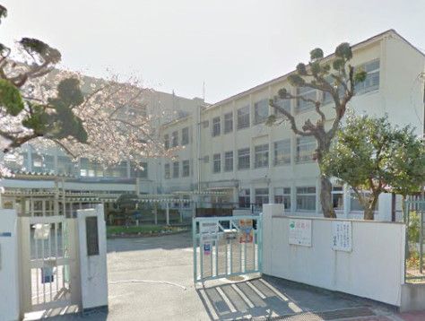 近くの守口市立錦小学校まで146m(徒歩2分)