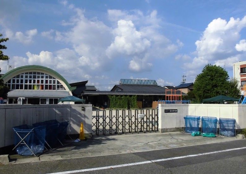 近くの藤池保育園まで434m（徒歩6分）