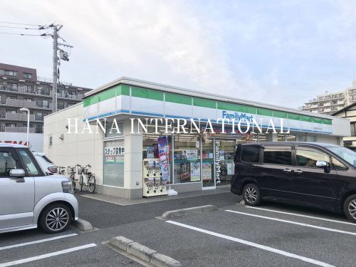 近くのファミリーマート船橋習志野台四丁目店まで1,121m（徒歩15分）
