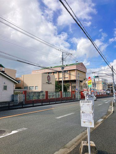 近くの神村学園まで1,948m（徒歩25分）