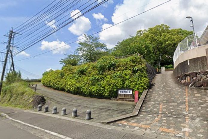 近くの若宮近隣公園まで180m(徒歩3分)