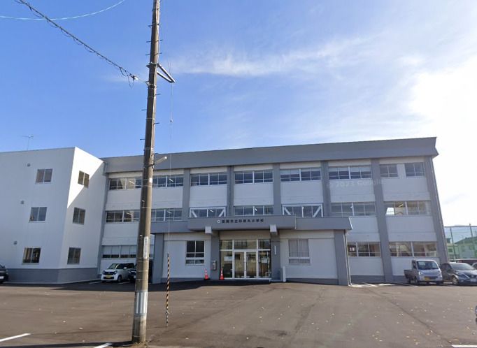 近くの四郎丸小学校まで210m（徒歩3分）
