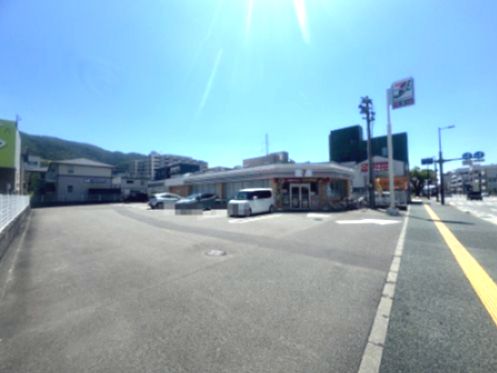 近くのセブンイレブン 徳島佐古八番町店まで470m（徒歩6分）