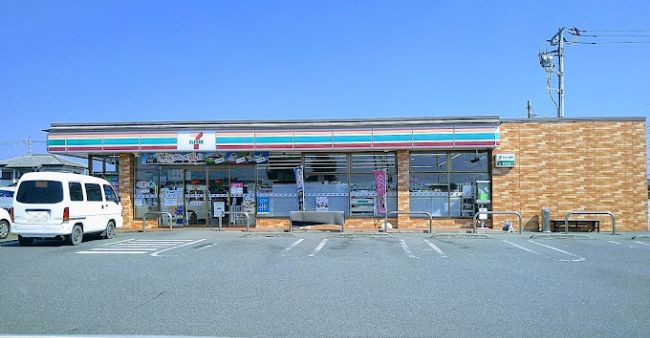 近くのセブンイレブン 前橋野中町店まで802m（徒歩11分）