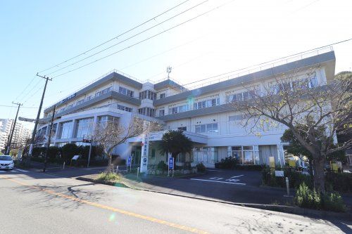 近くの医療法人横浜柏堤会よこすか浦賀病院まで1,408m(徒歩18分)