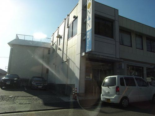 近くの湘南信用金庫浦賀支店まで190m(徒歩3分)