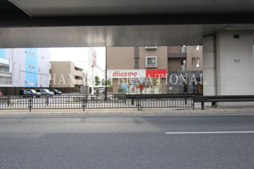 近くのDOCOMOショップまで1,184m(徒歩15分)