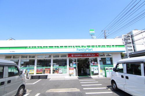 近くのファミリーマート ルーキー丸山四丁目店まで422m(徒歩6分)