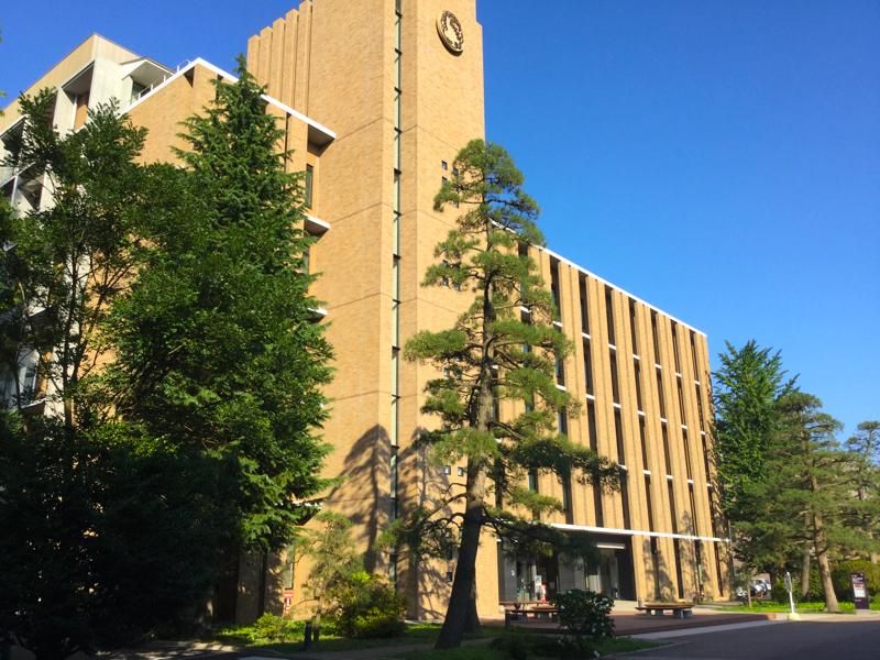 近くの東北大学　片平キャンパスまで588m（徒歩8分）