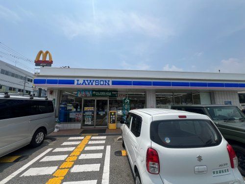 近くのローソン 東灘本山南町三丁目店まで727m（徒歩10分）