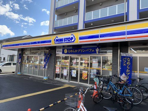 近くのミニストップ　仙台薬師堂駅前店まで437m（徒歩6分）