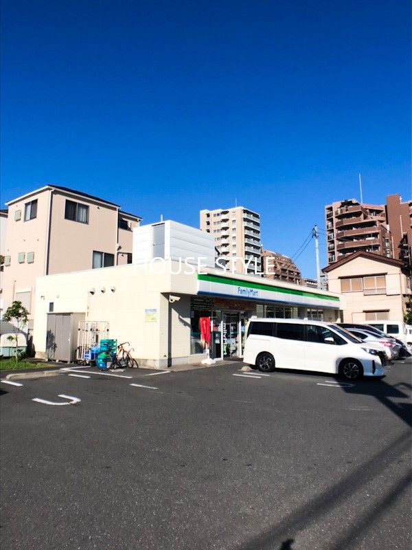 近くのコンビニまで1,385m（徒歩18分）