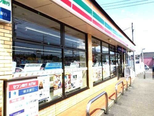 近くのセブンイレブン 横浜川島町店まで855m(徒歩11分)