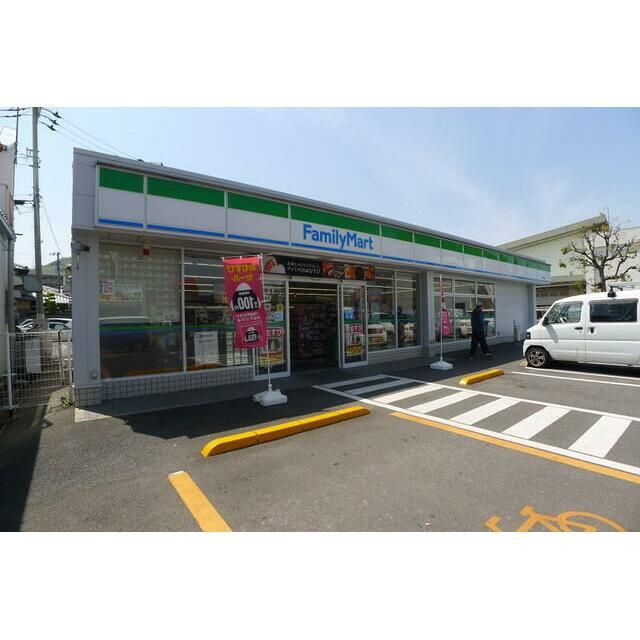 近くのファミリーマート 高松茜町店まで724m（徒歩10分）