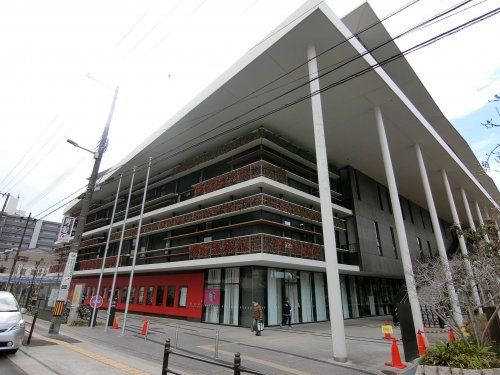 近くの大阪市城東区役所まで137m(徒歩2分)