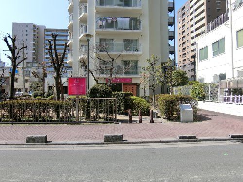 近くのはじめ歯科クリニックまで273m（徒歩4分）