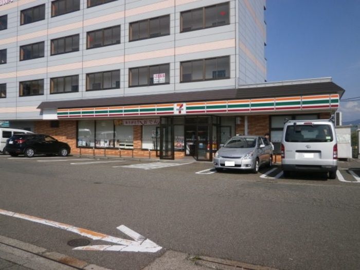 近くのセブンイレブン　藤橋店まで448m（徒歩6分）