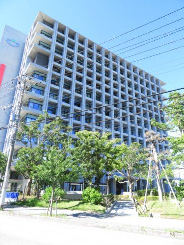 近くの浦安市役所まで411m(徒歩6分)