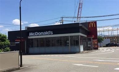 近くのマクドナルド156砺波店まで435m（徒歩6分）