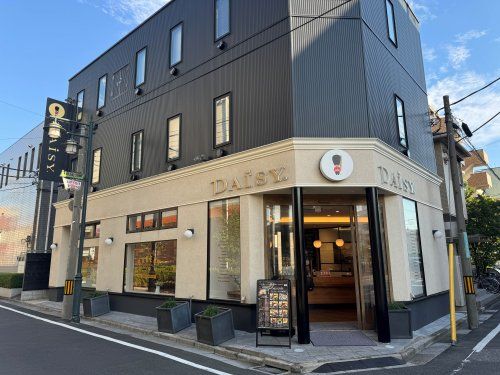 近くのデイジイ 西川口店まで37m（徒歩1分）