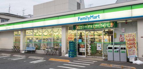 近くのファミリーマート 阿佐谷北六丁目店まで439m(徒歩6分)