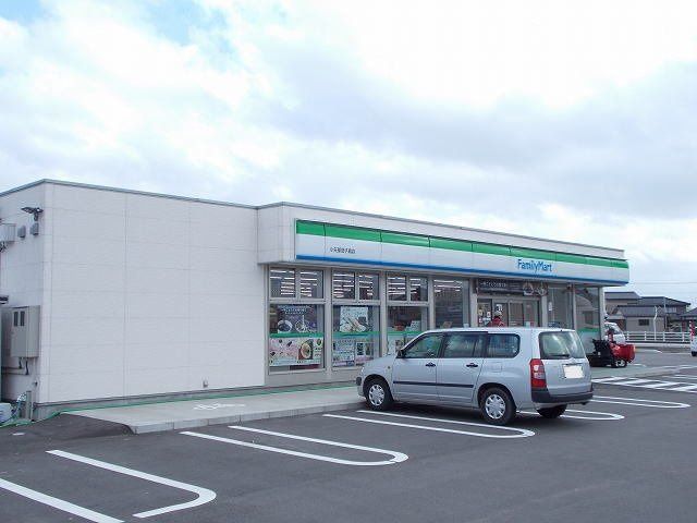 近くのファミリーマート 小矢部茄子島店まで1,192m（徒歩15分）