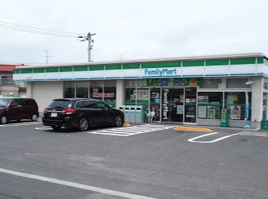 近くのファミリーマート くらしき駅北店まで317m(徒歩4分)