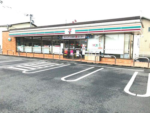 近くのセブンイレブン 前橋六供町店まで376m（徒歩5分）