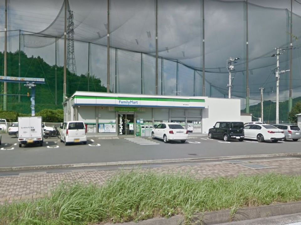 近くのファミリーマート 諫早貝津町店まで1,722m(徒歩22分)