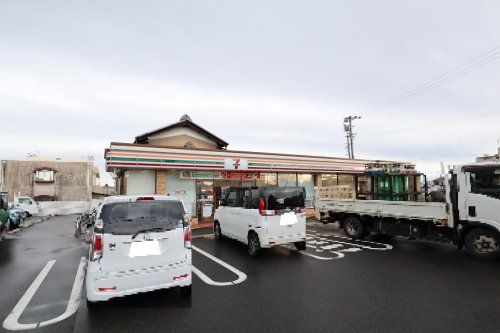 近くのセブンイレブン 一宮佐千原店まで305m(徒歩4分)